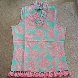 Brand new banana leaf preppy top